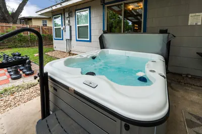 Photo 2 - Rare Exclusive Retreat Private Hot Tub King Bed