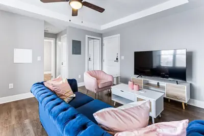 Photo 2 - Your Cozy One Bedroom Detriot