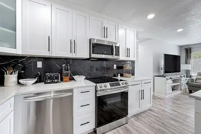 Photo 5 - 3485 Floral Drive SE
