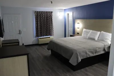 Photo 5 - legacy inn paducah