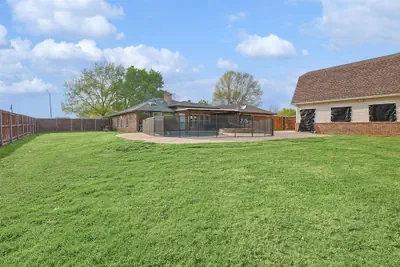 Photo 2 - Gorgeous 4BR Home With Huge Yard, Pool