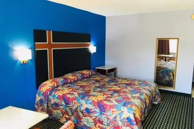 Photo 4 - Fulton Inn Motel