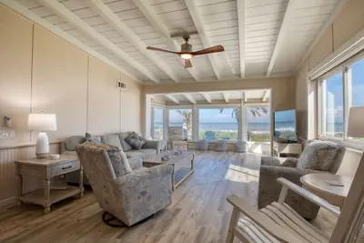 Photo 5 - Sunrise Cottage Direct Oceanfront House