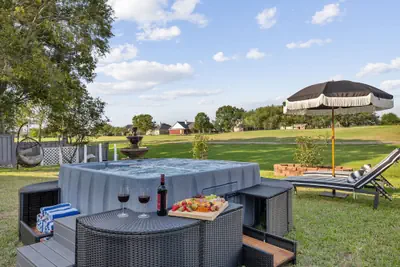Photo 2 - Golf-side Luxe Escape Sleeps 13 Hot Tub & Theater