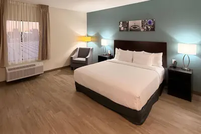 Photo 2 - Sleep Inn - Oklahoma City Airport