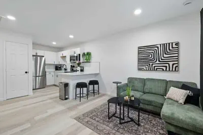 Photo 3 - Modern 2BR Unit With Hot Tub