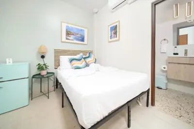 Photo 2 - Room 5 - Modern City Stay in Santurce