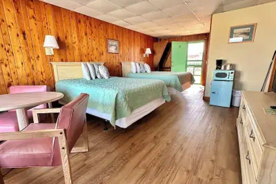 Photo 2 - Sea Foam Motel