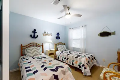 Photo 5 - Lovely Oceanfront Townhome W/free Wifi, Central AC, Shared Pool, Private W/D