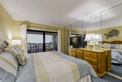 Photo 4 - Oceanfront Condo With Pool & Tennis - Balcony, AC, Wifi & Washer/dryer