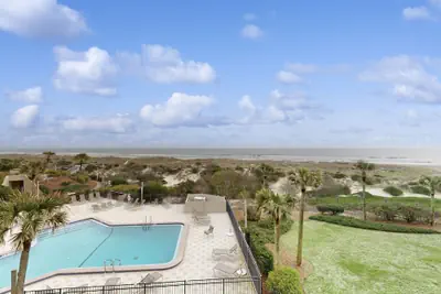Photo 2 - Third-floor Oceanfront Condo With Balcony, W/d, Pool & Tennis