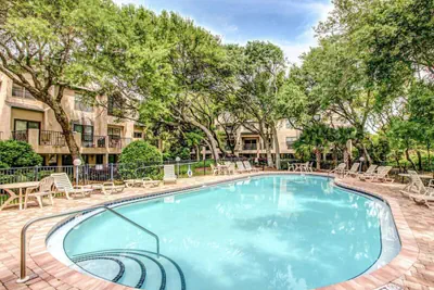 Photo 2 - Two-story Townhome With Fast Wifi & Pool - Steps From the Beach