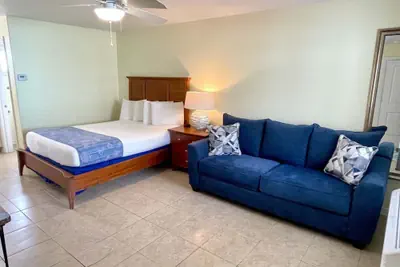 Photo 2 - Beachgate Condo Suites And Hotel 421 1 Bedroom Condo
