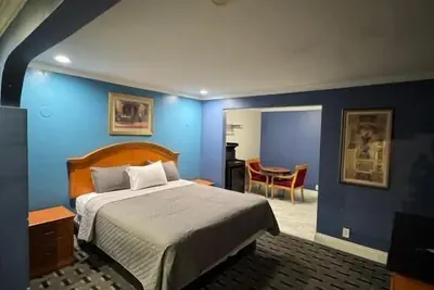 Photo 2 - Sunset inn &Suites