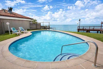 Photo 2 - Bayfront W/docks & Fish 3 Patios Prime Location 2 Bedroom Apts