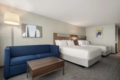 Photo 4 - Holiday Inn Express & Suites Overland Park South