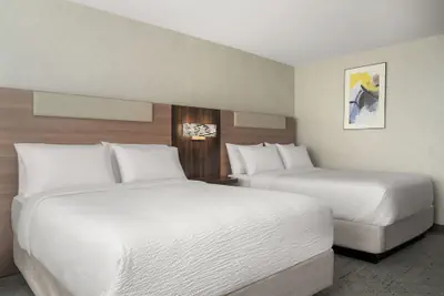 Photo 5 - Holiday Inn Express & Suites Overland Park South
