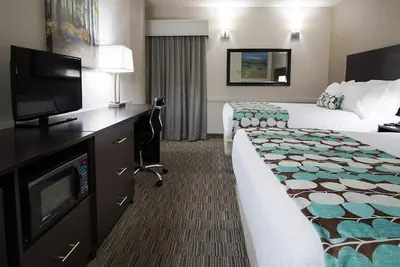 Photo 3 - University Inn
