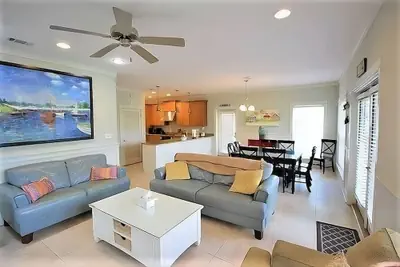 Photo 2 - 4BR Waterfront Beach Access Pool Lake Views