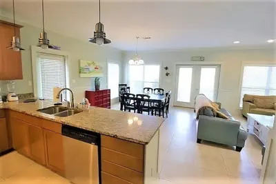 Photo 5 - 4BR Waterfront Beach Access Pool Lake Views