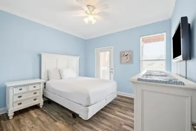 Photo 2 - 6BR Beach Home 5-min Walk to Ocean Resort Pool