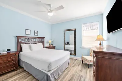 Photo 5 - 6BR Beach Home 5-min Walk to Ocean Resort Pool