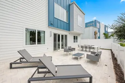 Photo 2 - Resort-style 4-bed Loft Condo
