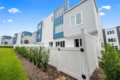 Photo 3 - Massive 4 000 Sqft Luxury Duplex