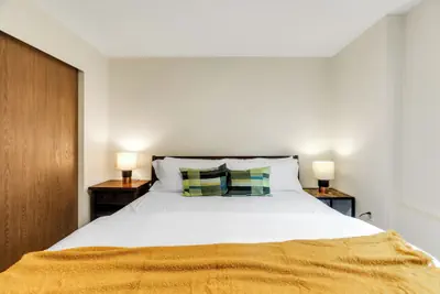 Photo 4 - Emerald Hill City Retreat - 2BR