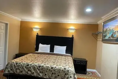 Photo 5 - Sunrise inn