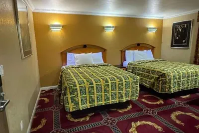 Photo 4 - Sunrise inn