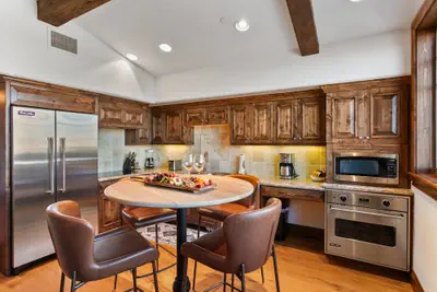 Photo 4 - Ski-in/ski-out 1br Retreat + Hot Tub 1 Bedroom Condo