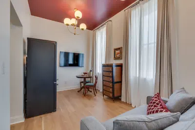 Photo 4 - The Downtown Post The Gracie Suite