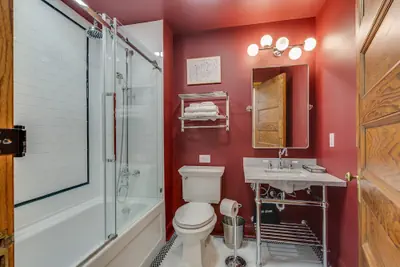 Photo 5 - The Downtown Post The Gracie Suite