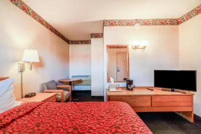 Photo 2 - OZARK JUNCTION INN