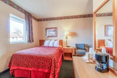 Photo 4 - OZARK JUNCTION INN