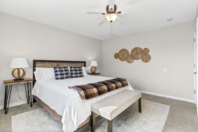 Photo 4 - Chimney Park Retreat King Suite + Fenced Yard