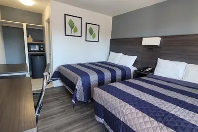 Photo 4 - Budget Inn
