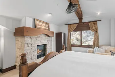 Photo 4 - Ski-in/ski-out 4br Deer Valley Retreat 4 Bedroom Condo
