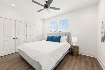 Photo 4 - Enclave 2 Bedroom Luxury Homes