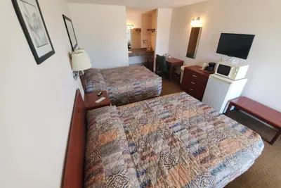 Photo 4 - Riverside Inn