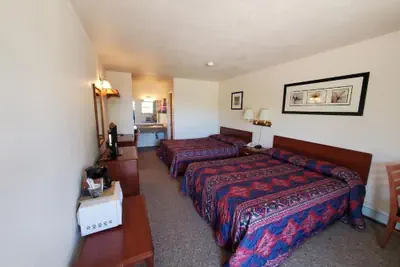 Photo 5 - Riverside Inn