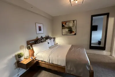 Photo 2 - Modern 1 Bed/1 Bath/ Downtown Pelham St 1 Bedroom Home