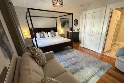 Photo 3 - Contemporary 1 Bed/ 1 Bath On Historic Pelham St 1 Bedroom Home