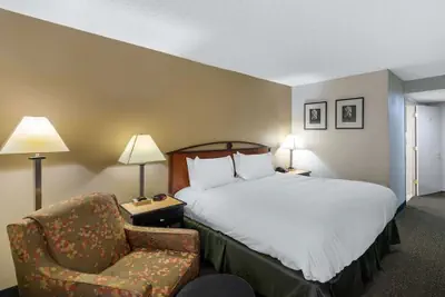 Photo 4 - Stay Express Inn & Suites Tyler