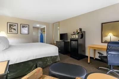Photo 5 - Stay Express Inn & Suites Tyler