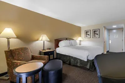 Photo 3 - Stay Express Inn & Suites Tyler