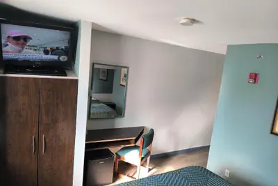 Photo 4 - Budgetel Inn Birmingham