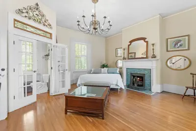 Photo 4 - Bashford Manor Inn