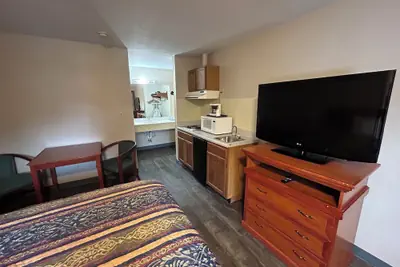 Photo 4 - Lodge Inn Extended Stay